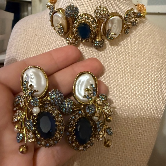 Elegant Gold and Blue Jewelry Set - Picture 1 of 3